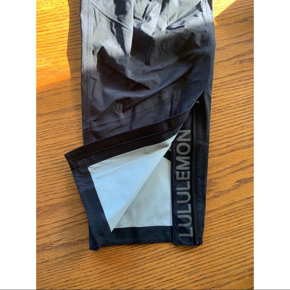 Lululemon Break a Trail Pant in Camo - Picture 7 of 8